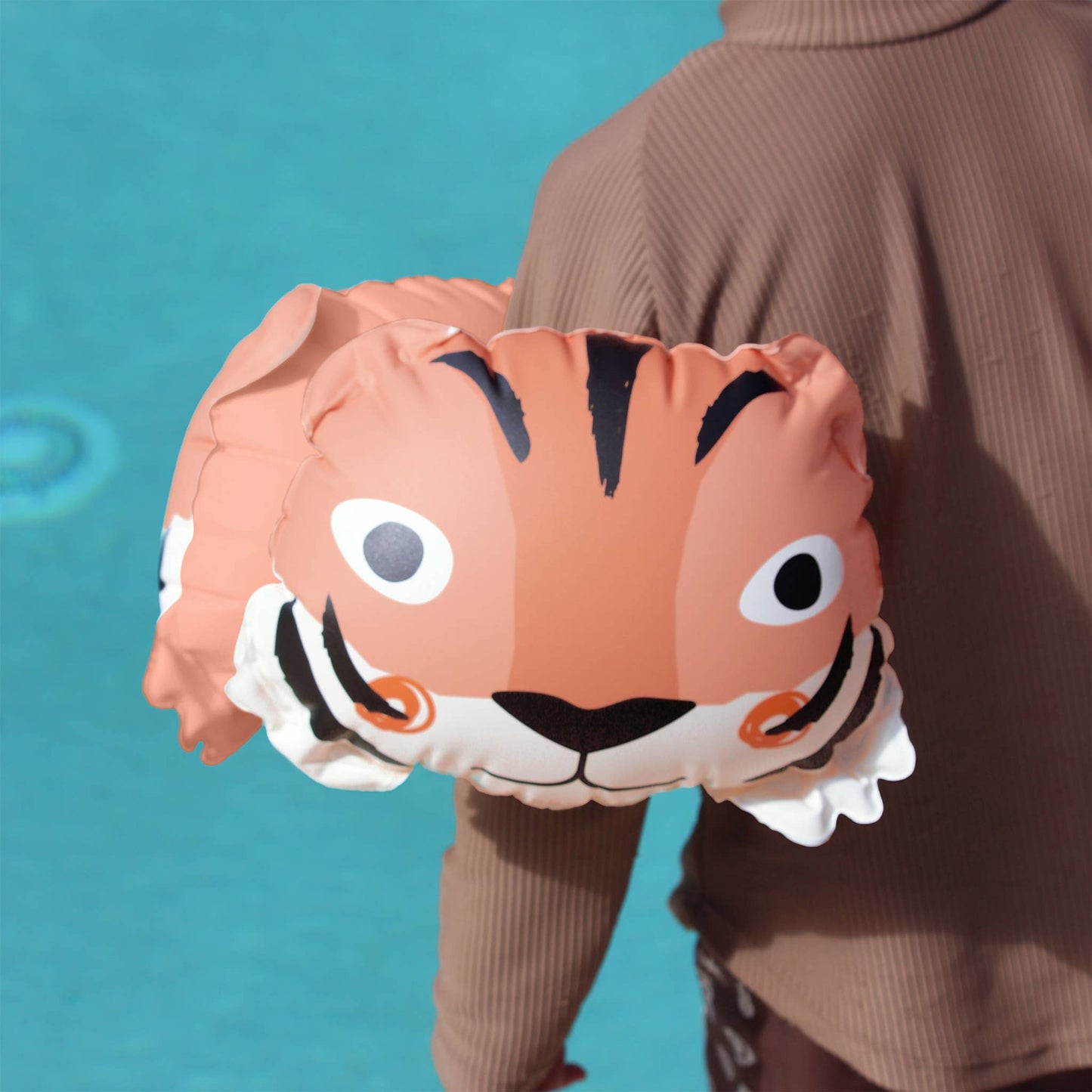 Sunnylife - Inflatable Arm Band Tino the Tiger Clay