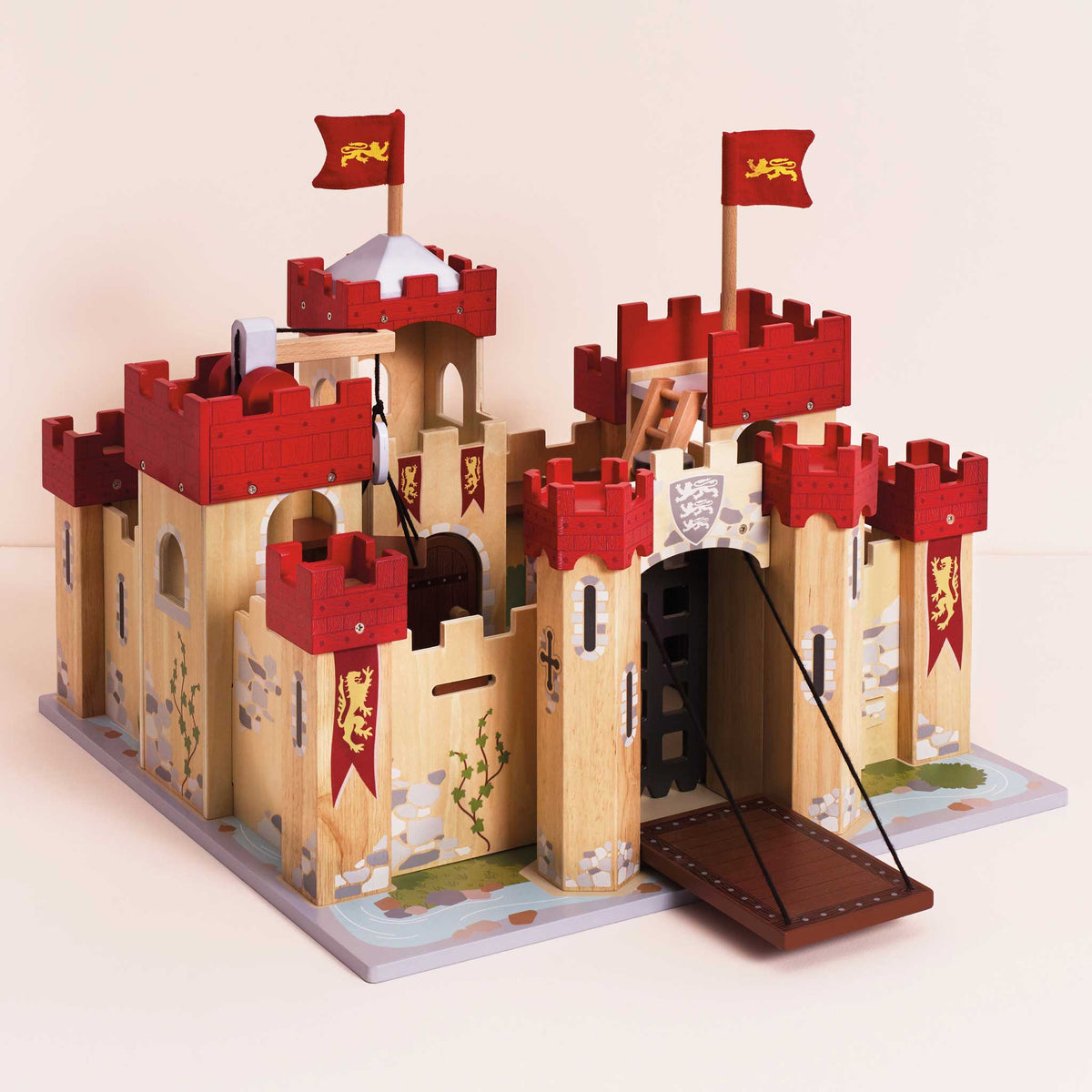 Le Toy Van, Inc. - Lionheart Wooden Castle