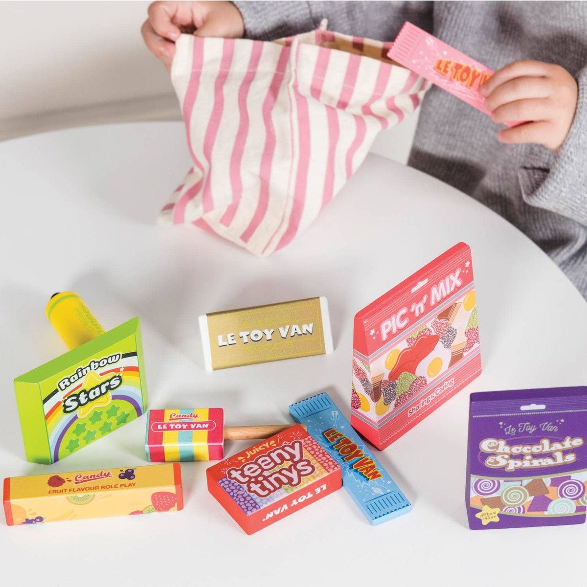 Le Toy Van, Inc. - Retro Sweets & Candy Roleplay Set