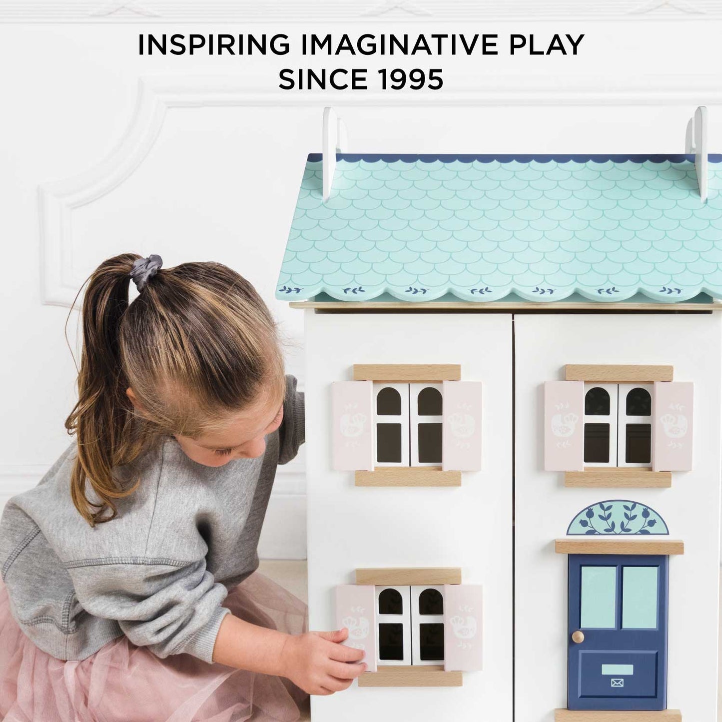 Le Toy Van, Inc. - Bluebelle Wooden Dolls House