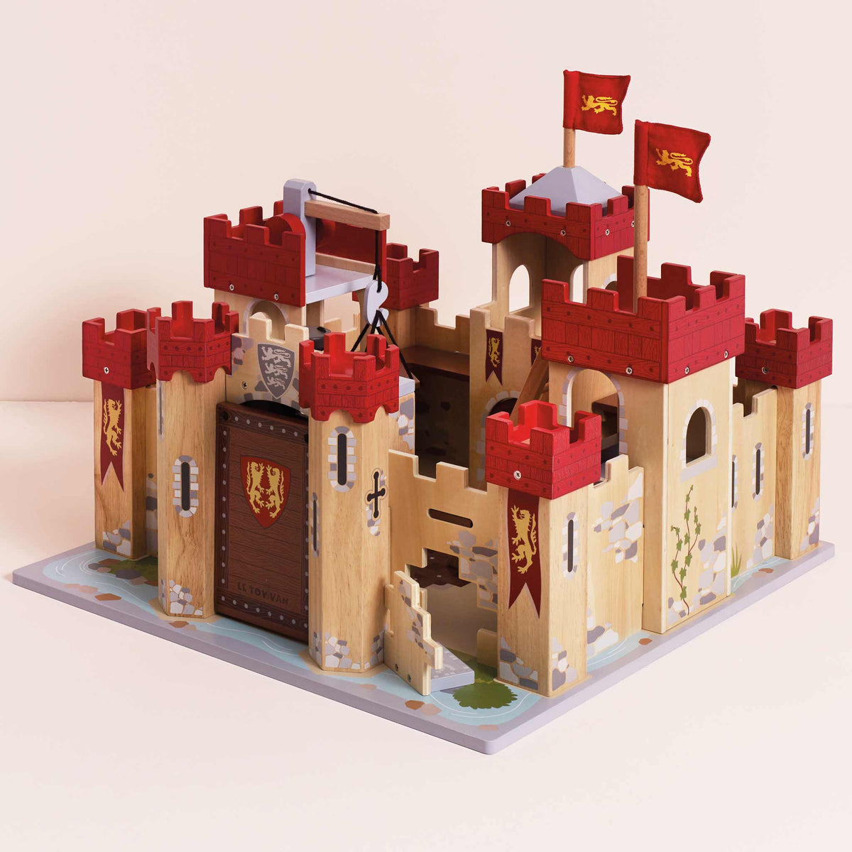 Le Toy Van, Inc. - Lionheart Wooden Castle