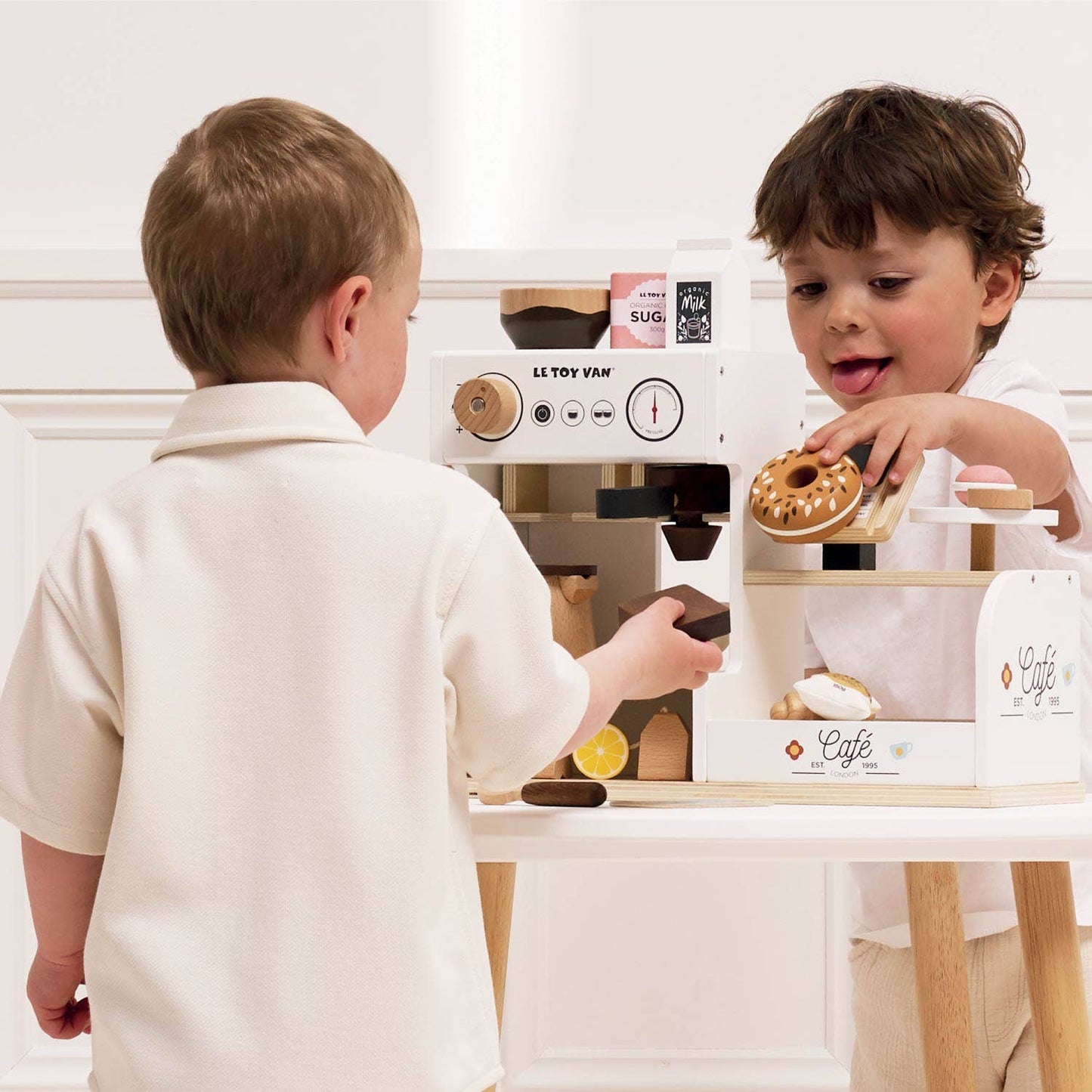 Le Toy Van, Inc. - Barista Café Shop